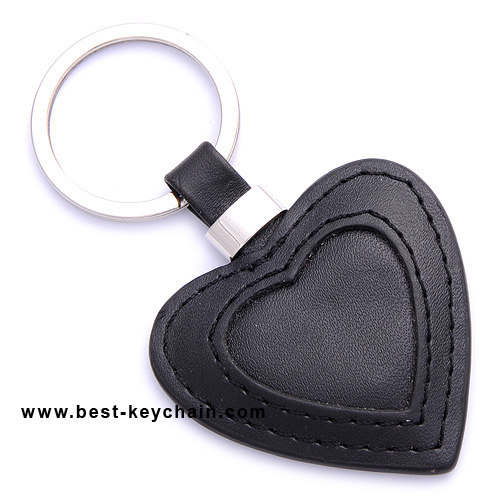 LEATHER KEYCHAIN WITH HEART SHAPE