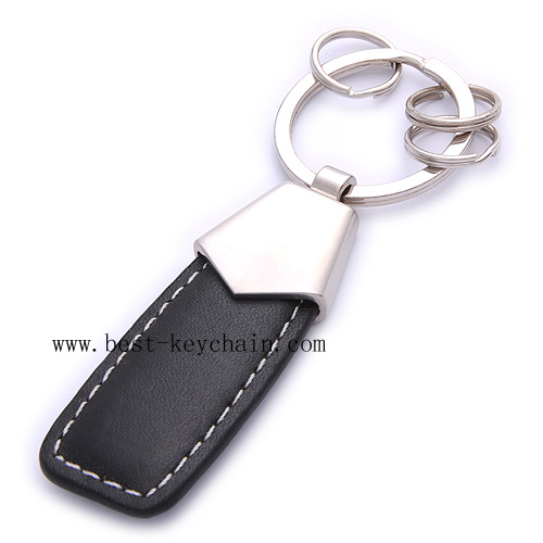 BLACK COLOR LEATHER AND METAL KEYCHAIN